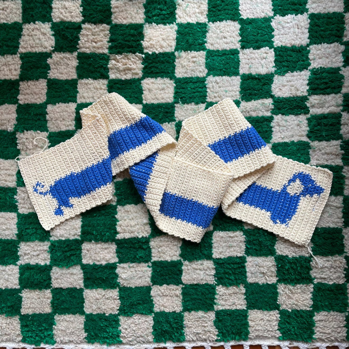 Crochet scarf pattern sausage dog