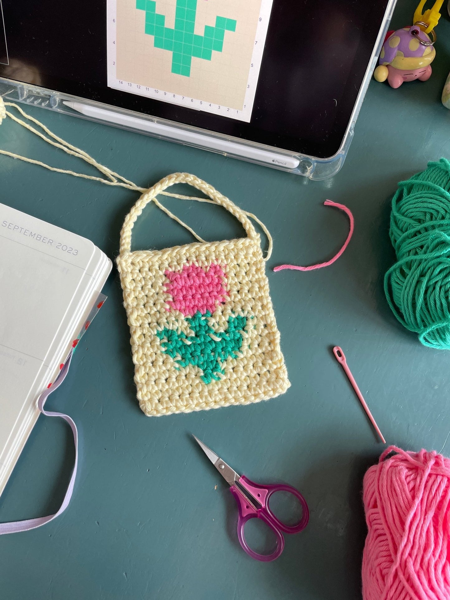 ✧ Free graph pattern: Flower ✧ - devout hand