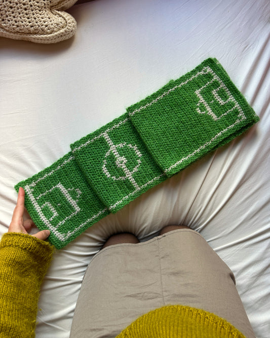 Crochet scarf pattern ✧ Football pitch
