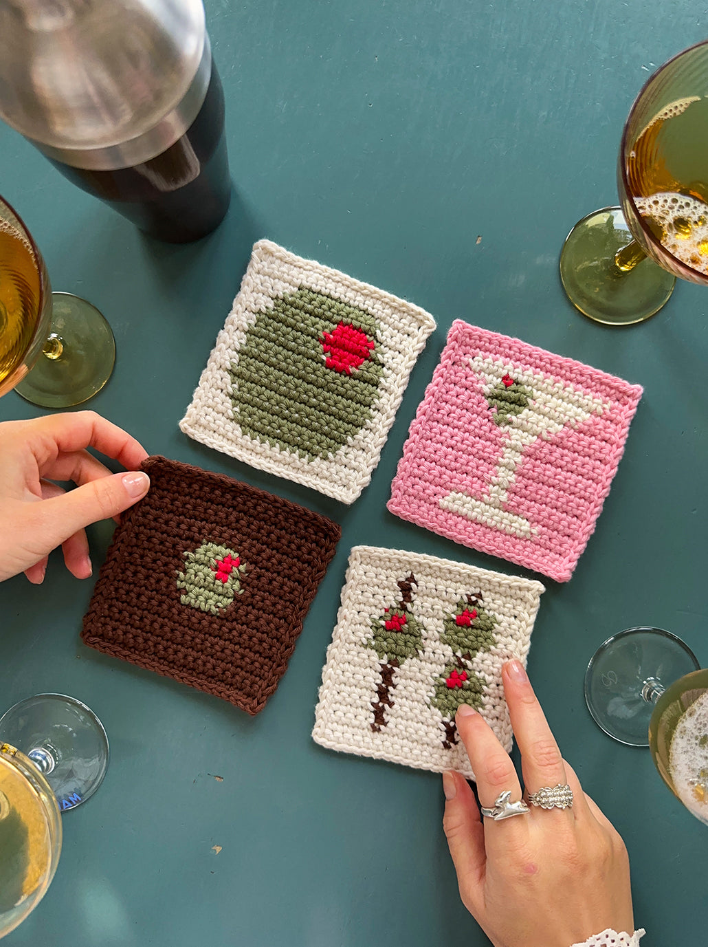 Crochet coasters pattern ✧ Olive & Dirty martini