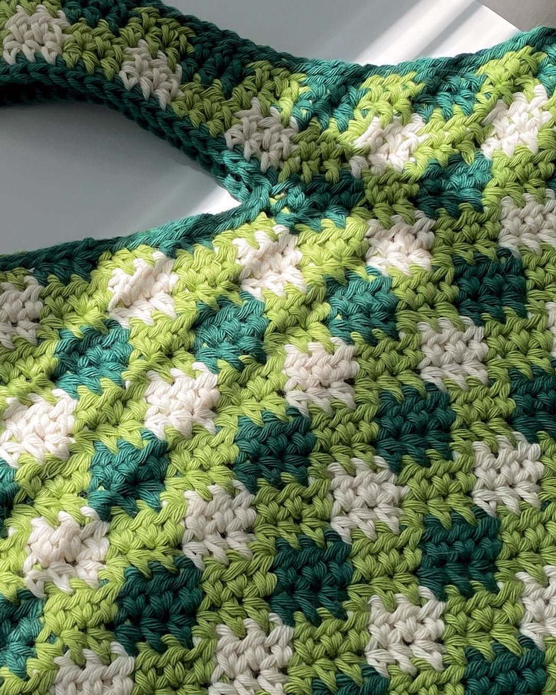 Crochet bag pattern ✧ Picnic bag - devout hand