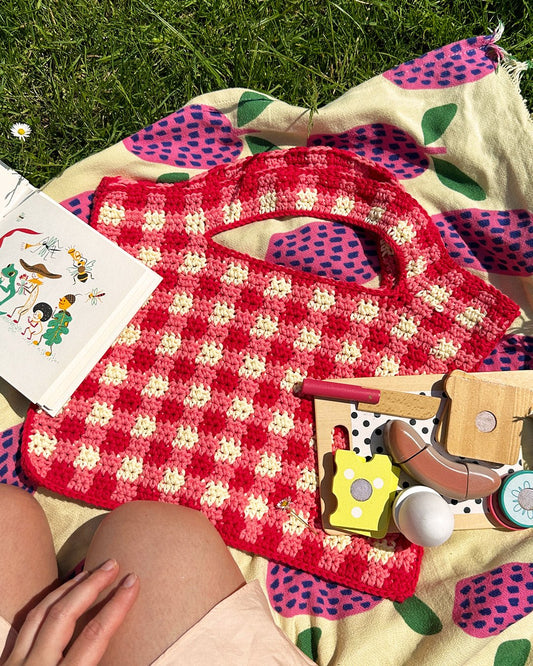 Crochet bag pattern ✧ Picnic bag - devout hand