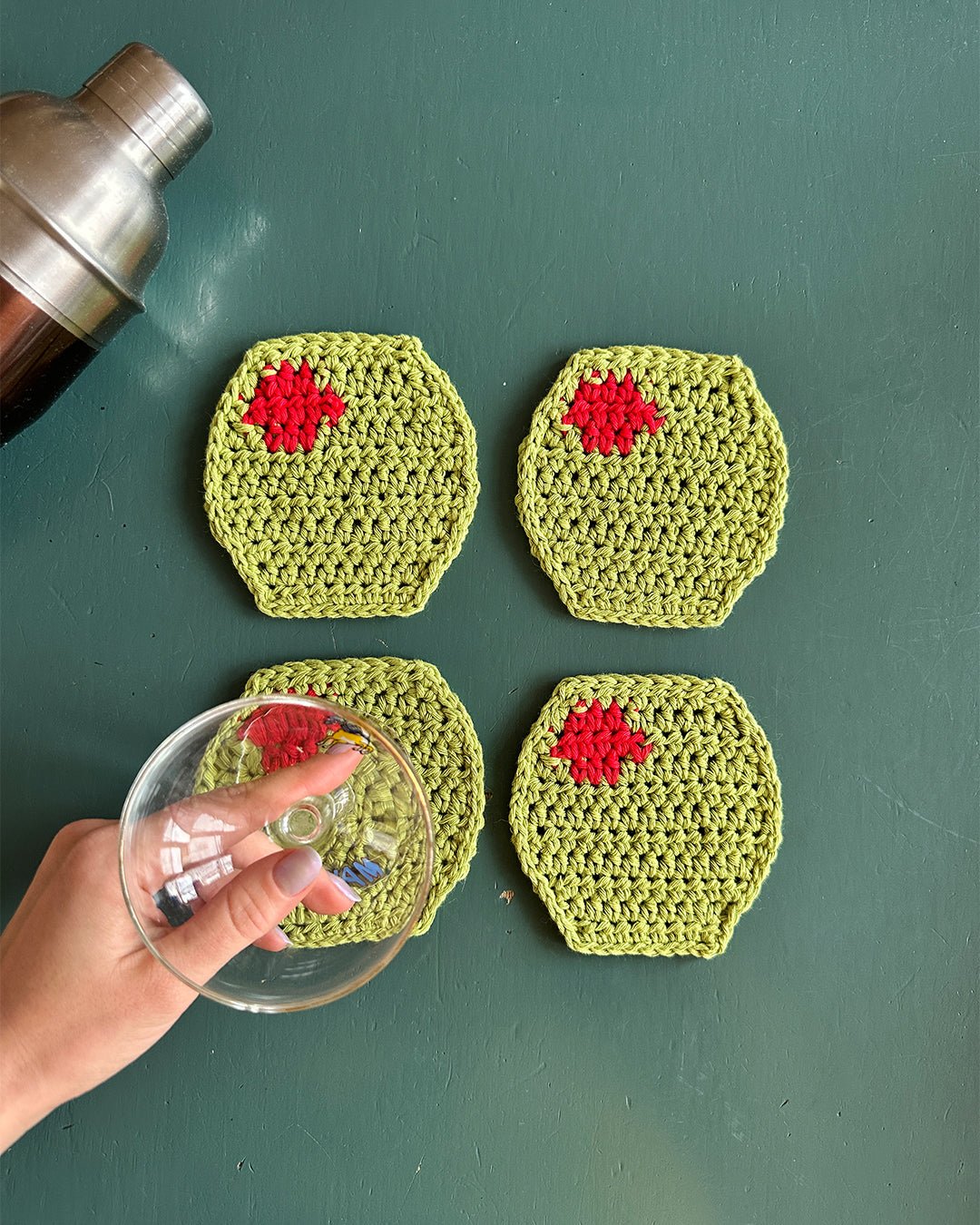 Crochet coasters pattern ✧ Olive & Dirty martini - devout hand