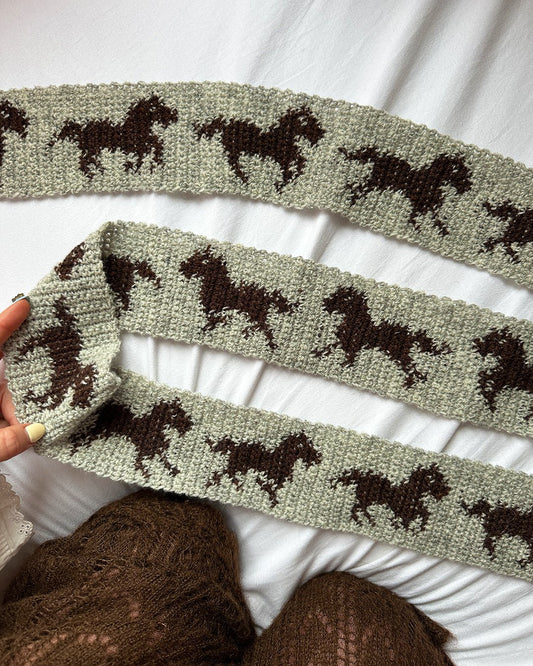 Crochet scarf pattern ✧ Horses - devout hand