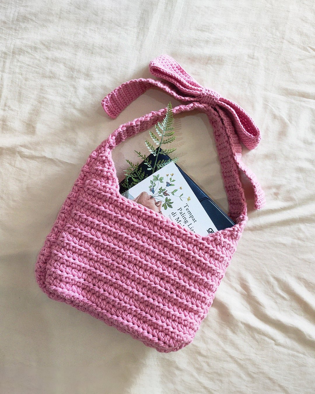 Big Bow bag ✧ Custom Handmade ✧ Designed and crocheted by devout hand