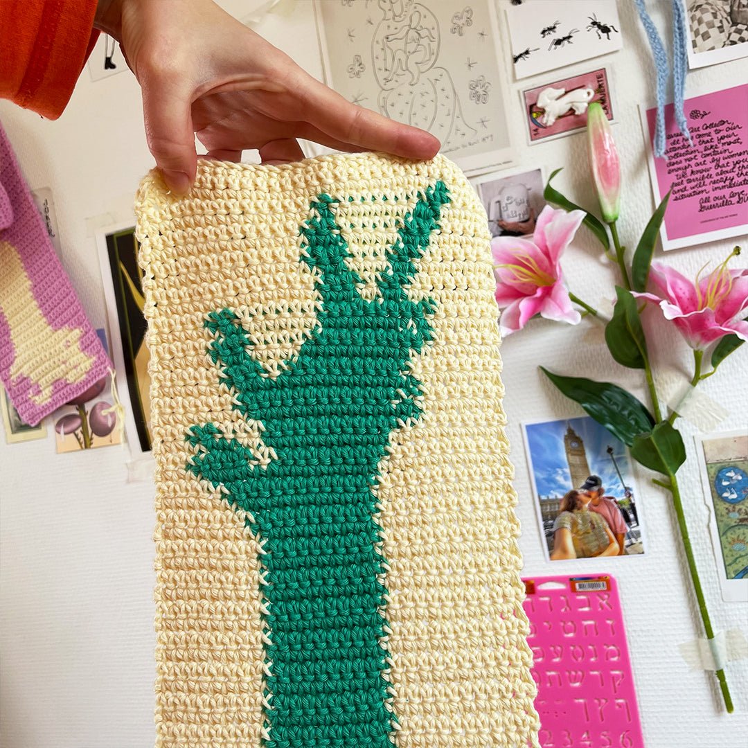 Crochet scarf pattern - crocodile